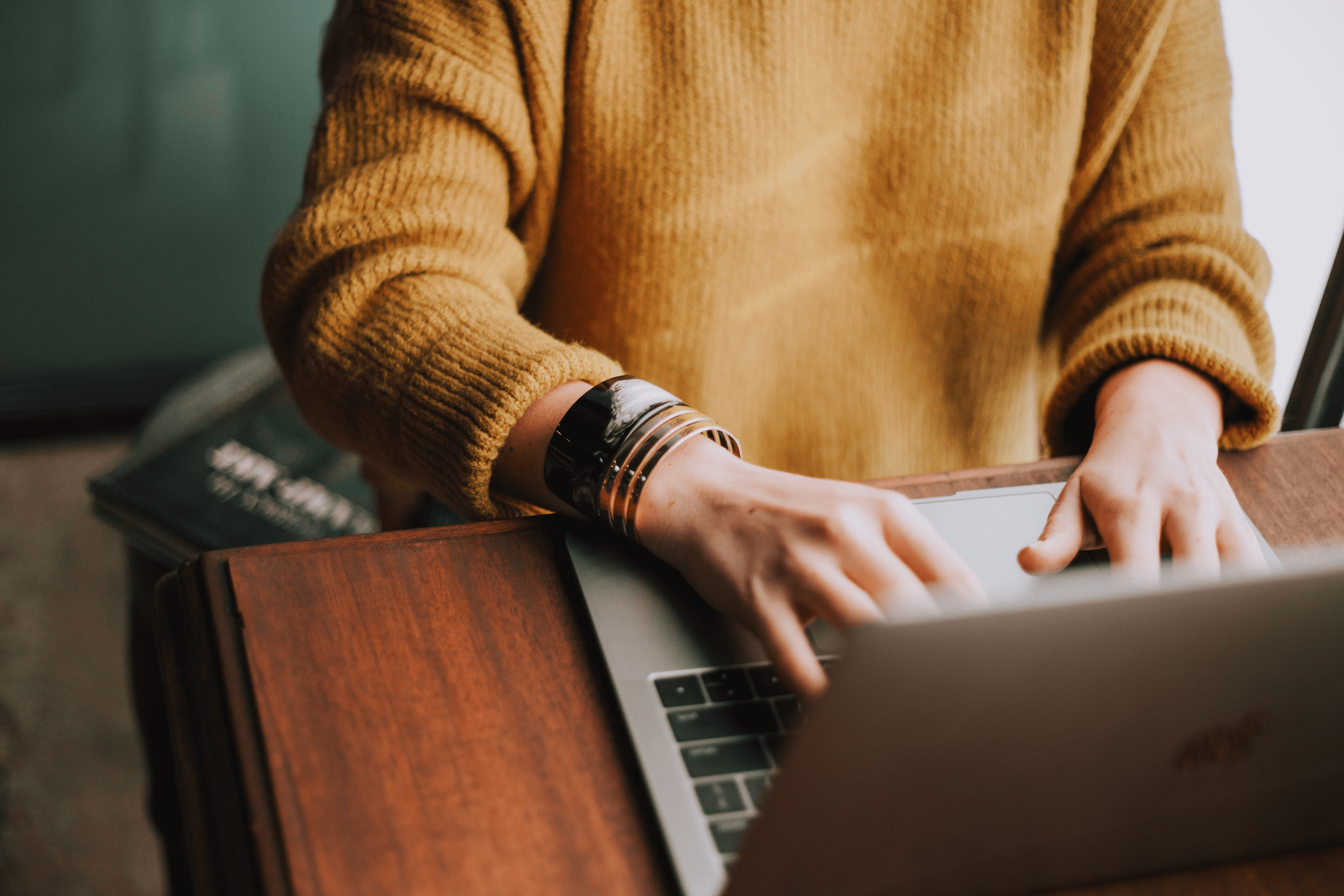 How can candidates make a successful career switch?