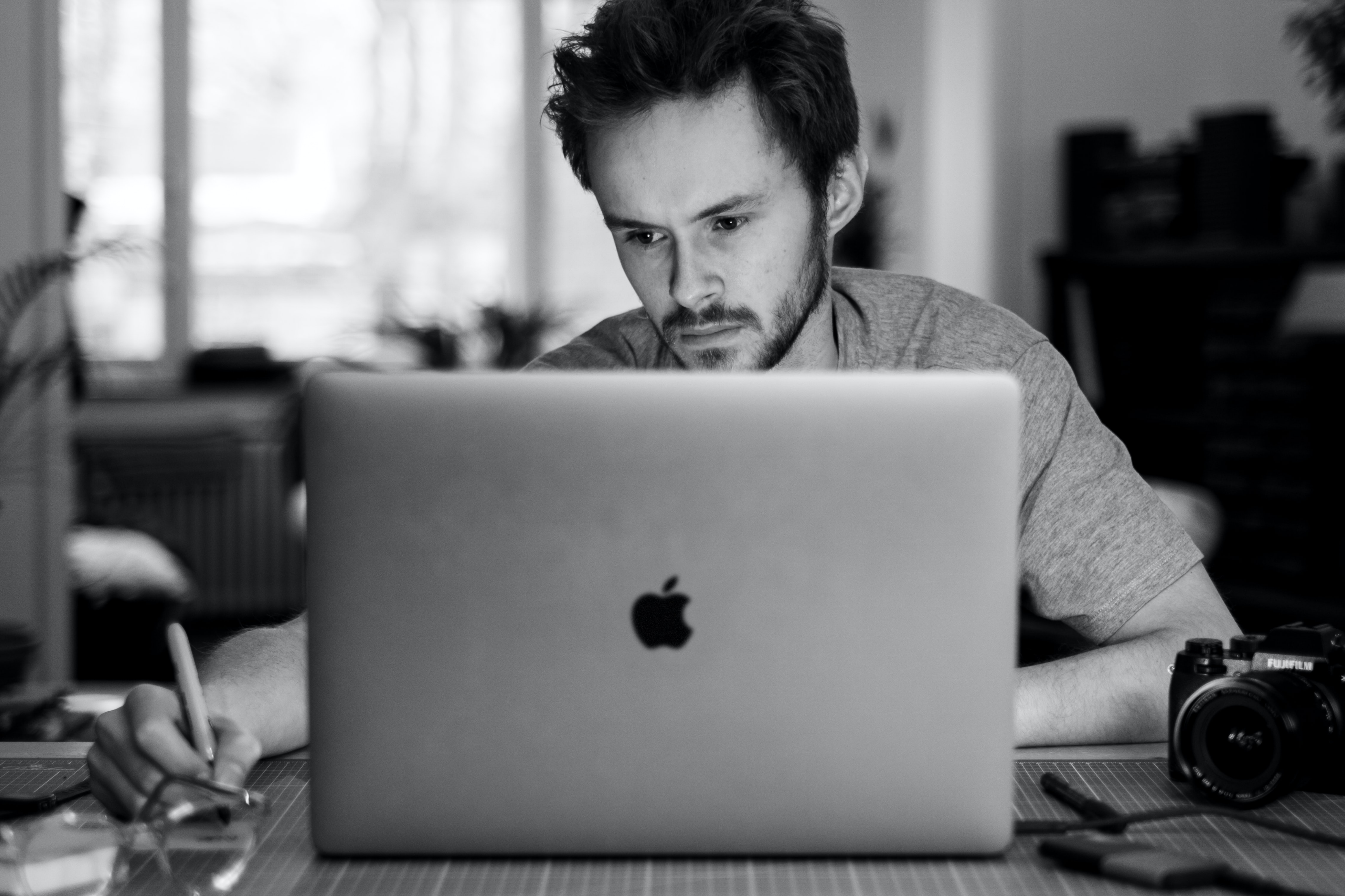 How to recognise and manage the signs of imposter syndrome